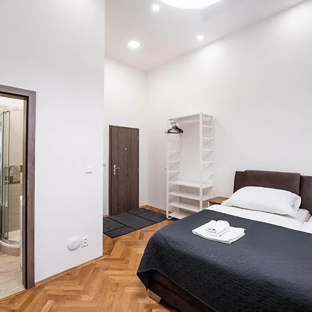 Appartamento Dlazdena Praga